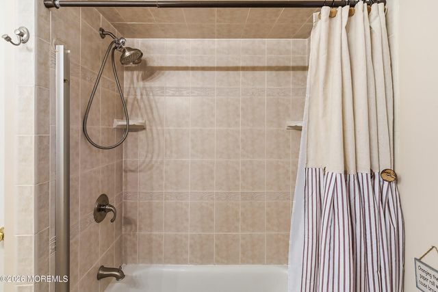 123 Oakwood Place, Forked River, NJ 08731