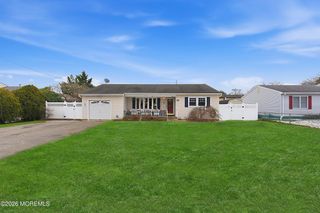 123 Oakwood Place, Forked River, NJ 08731