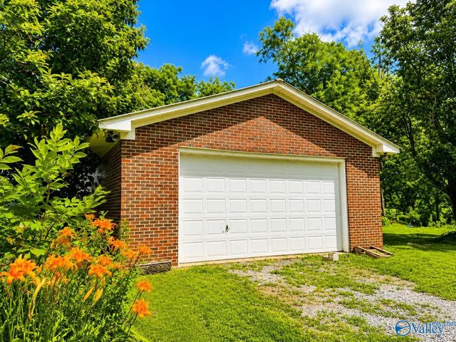 2800 Brashiers Chapel Road, Arab, AL 36016
