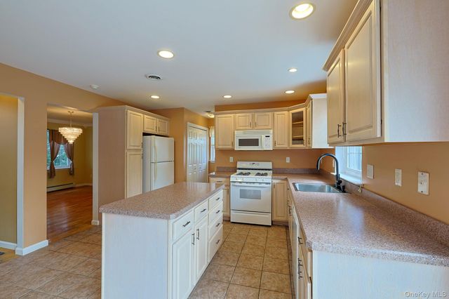 173 Creamery Pond Road, Chester, NY 10918