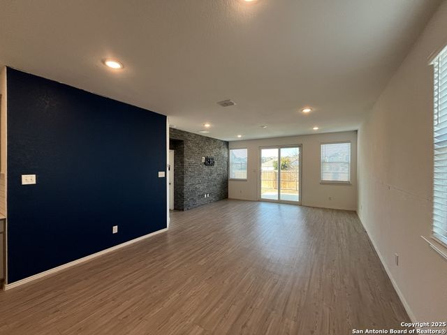 13249 Hagerd Loop, St Hedwig, TX 78152