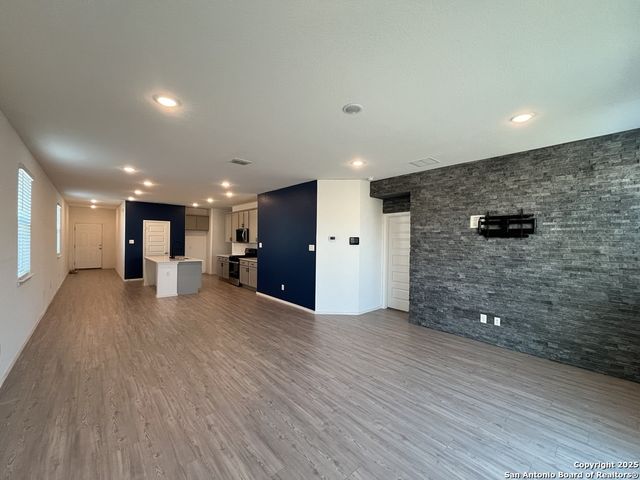 13249 Hagerd Loop, St Hedwig, TX 78152