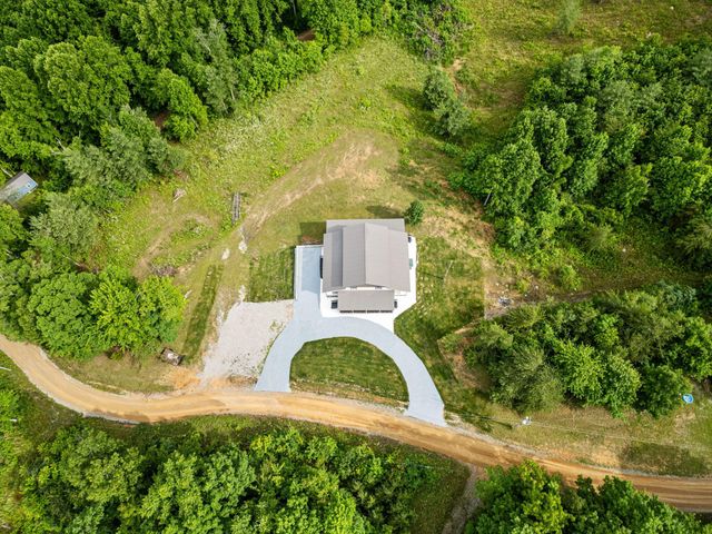 198 Spring Road, Spring City, TN 37381