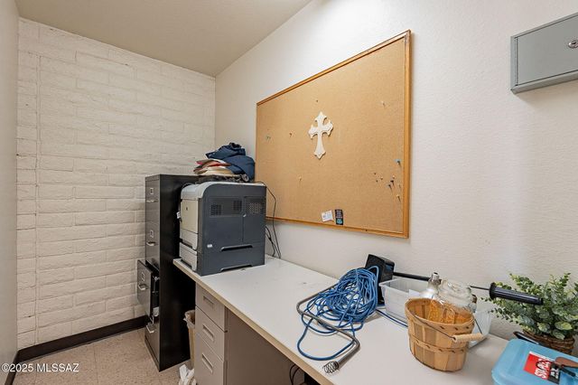 1100 W Calle Privada, Sahuarita, AZ 85629