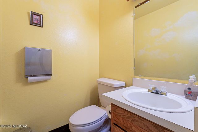 1100 W Calle Privada, Sahuarita, AZ 85629