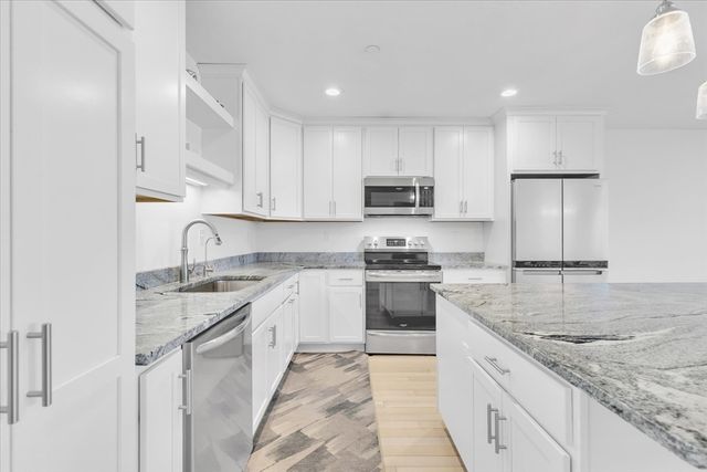 80 Lebaron Boulevard 7, Lakeville, MA 02347