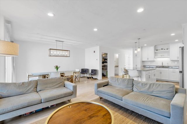 80 Lebaron Boulevard 7, Lakeville, MA 02347