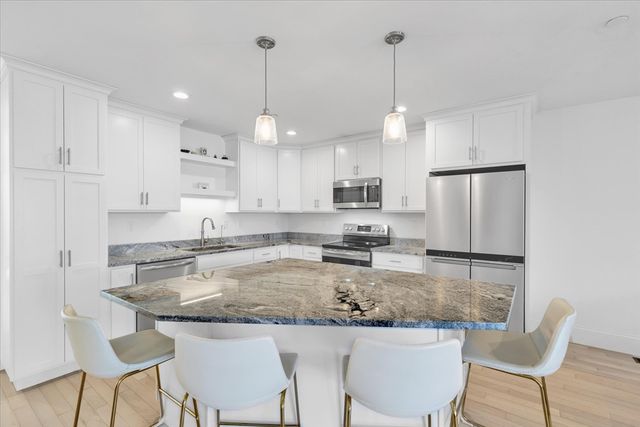 80 Lebaron Boulevard 7, Lakeville, MA 02347