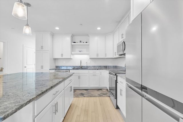 80 Lebaron Boulevard 7, Lakeville, MA 02347