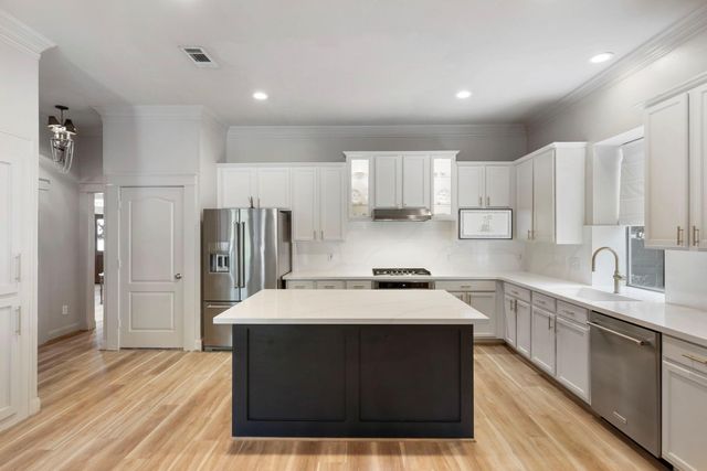 130 Lattice Gate Street, The Woodlands, TX 77382