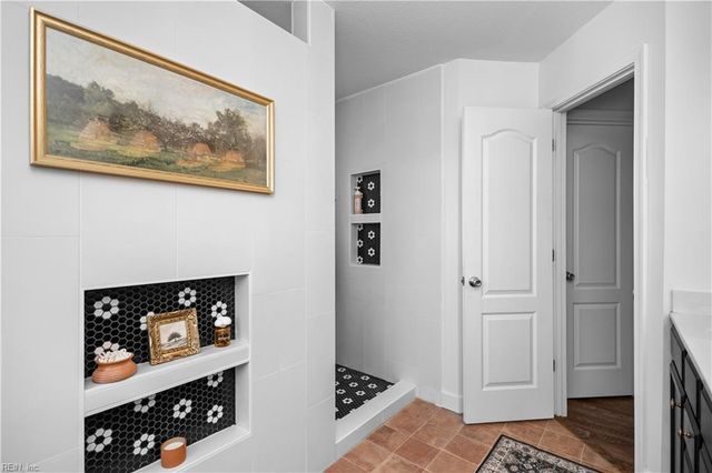 6075 Mainsail LN, Suffolk, VA 23435