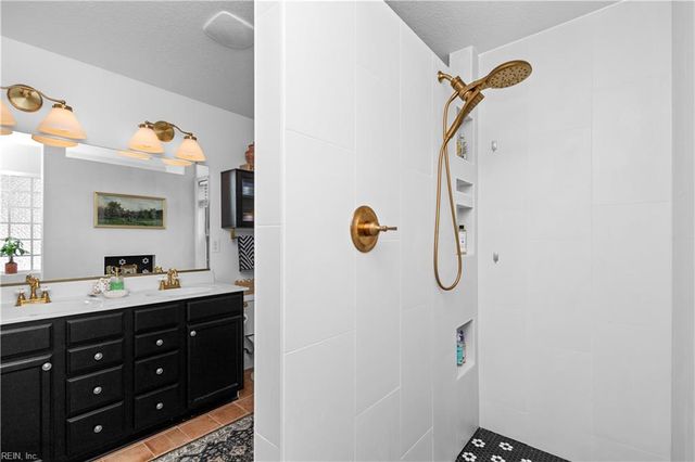 6075 Mainsail LN, Suffolk, VA 23435