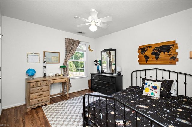 6075 Mainsail LN, Suffolk, VA 23435