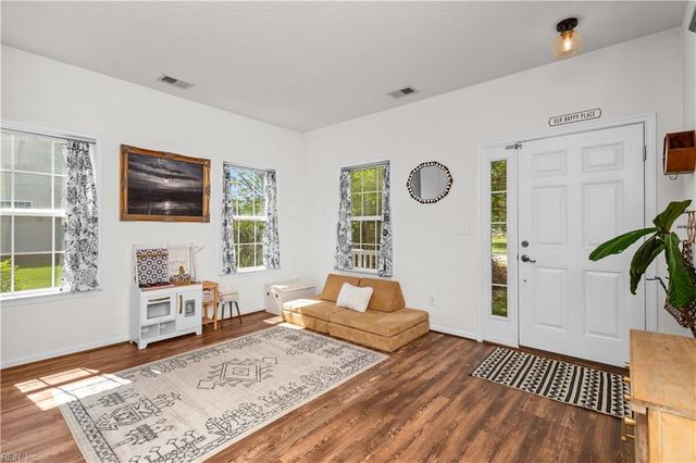 6075 Mainsail LN, Suffolk, VA 23435