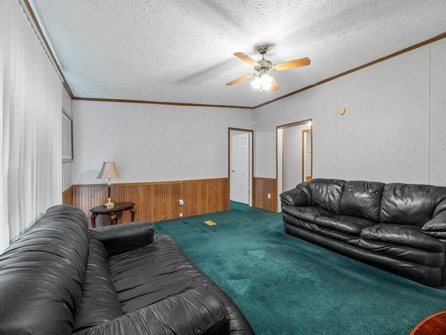 227 Red Oak Drive, Wellford, SC 29385