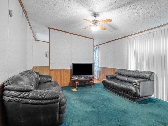 227 Red Oak Drive, Wellford, SC 29385