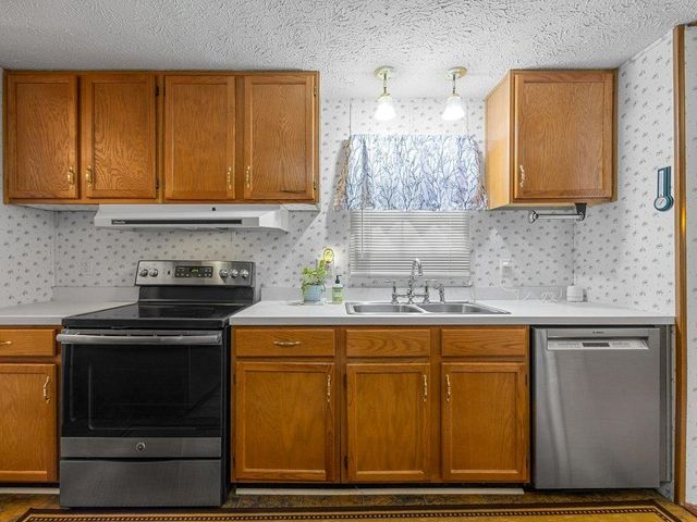 227 Red Oak Drive, Wellford, SC 29385