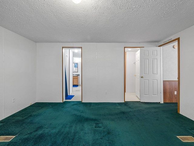 227 Red Oak Drive, Wellford, SC 29385