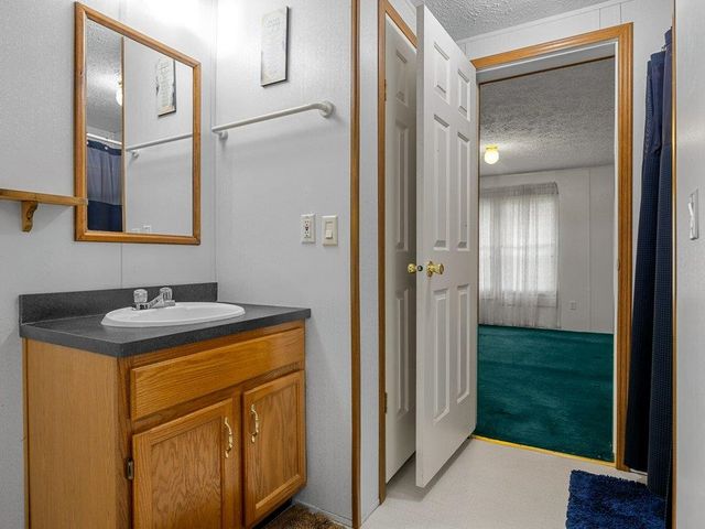 227 Red Oak Drive, Wellford, SC 29385