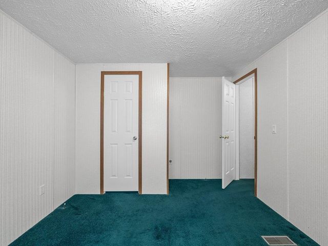 227 Red Oak Drive, Wellford, SC 29385
