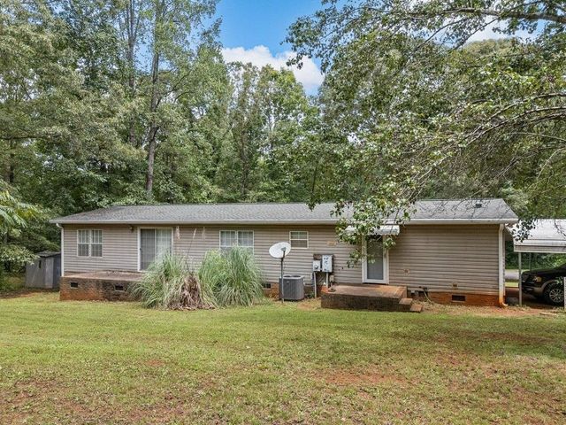 227 Red Oak Drive, Wellford, SC 29385