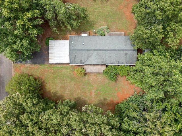 227 Red Oak Drive, Wellford, SC 29385