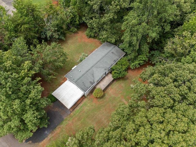 227 Red Oak Drive, Wellford, SC 29385