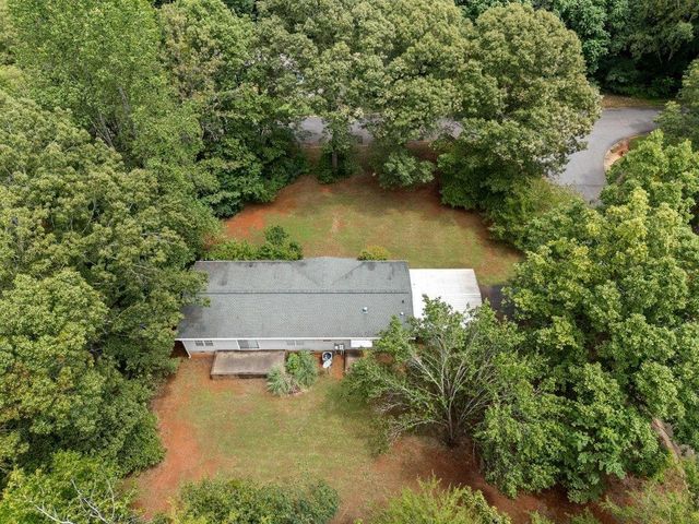 227 Red Oak Drive, Wellford, SC 29385