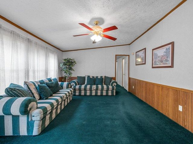 227 Red Oak Drive, Wellford, SC 29385