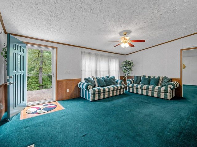 227 Red Oak Drive, Wellford, SC 29385