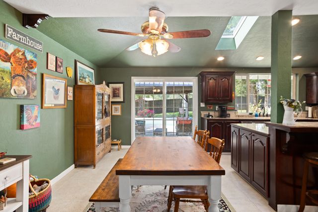 255 Queens Branch Road, Rogue River, OR 97537