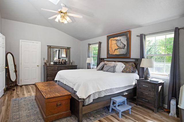 255 Queens Branch Road, Rogue River, OR 97537