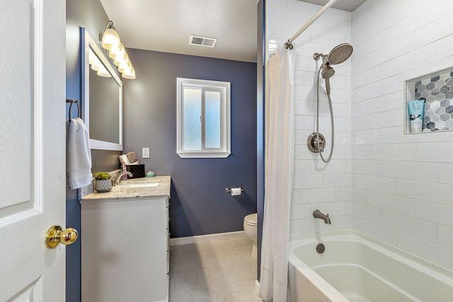 255 Queens Branch Road, Rogue River, OR 97537