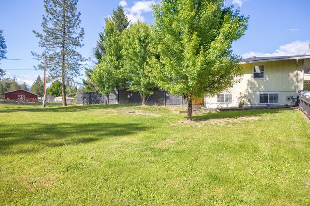 255 Queens Branch Road, Rogue River, OR 97537