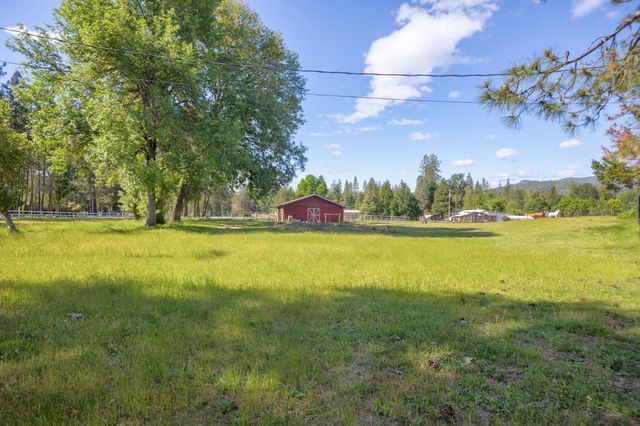 255 Queens Branch Road, Rogue River, OR 97537