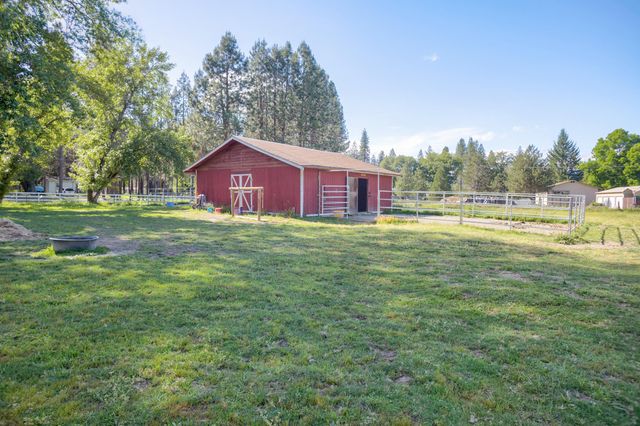 255 Queens Branch Road, Rogue River, OR 97537