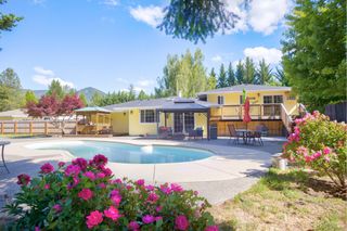 255 Queens Branch Road, Rogue River, OR 97537