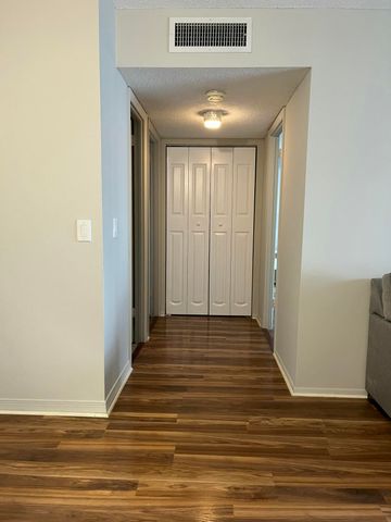 12002 Poinciana Boulevard 204, Royal Palm Beach, FL 33411