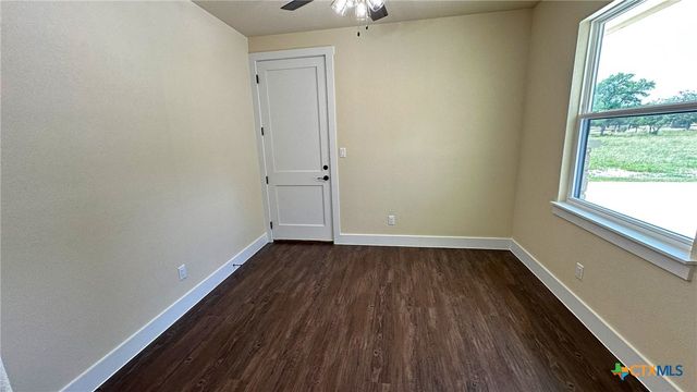 1725 Cottonwood Mesa Drive, Kempner, TX 76539