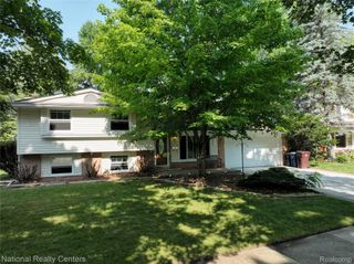 3212 Lockridge Drive, Ann Arbor, MI 48108