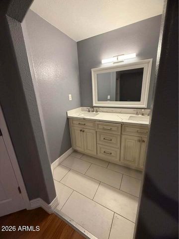 8623 W CAMBRIDGE Avenue, Phoenix, AZ 85037