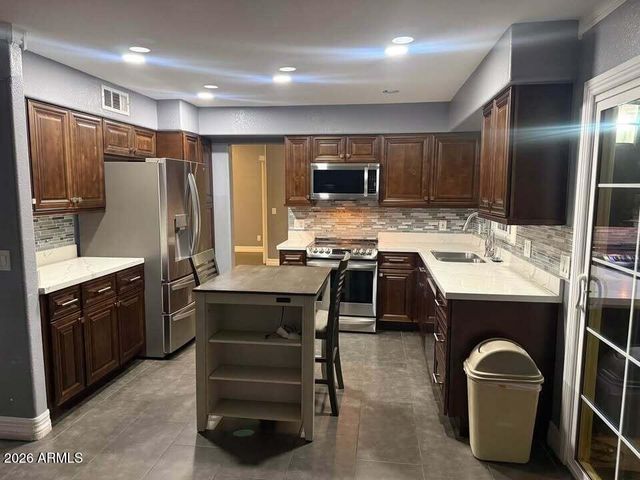 8623 W CAMBRIDGE Avenue, Phoenix, AZ 85037