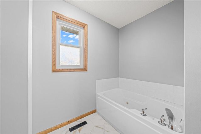5553 Crossandra Street SE, Prior Lake, MN 55372