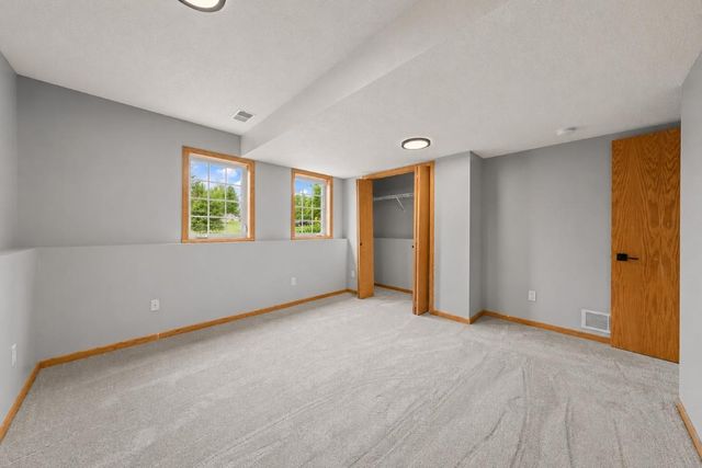 5553 Crossandra Street SE, Prior Lake, MN 55372