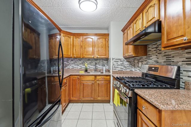 24 Palmetto Street, Brooklyn, NY 11221