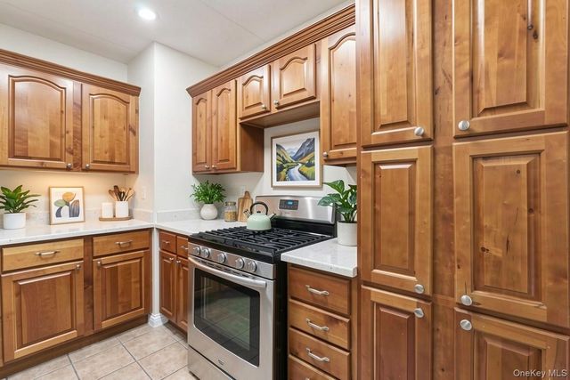 24 Palmetto Street, Brooklyn, NY 11221