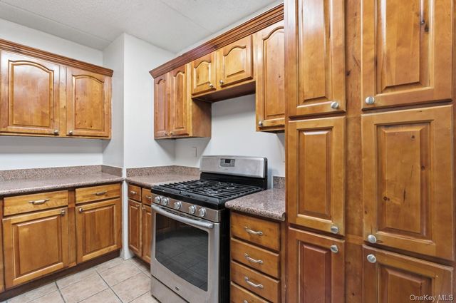 24 Palmetto Street, Brooklyn, NY 11221