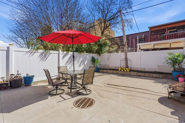 24 Palmetto Street, Brooklyn, NY 11221