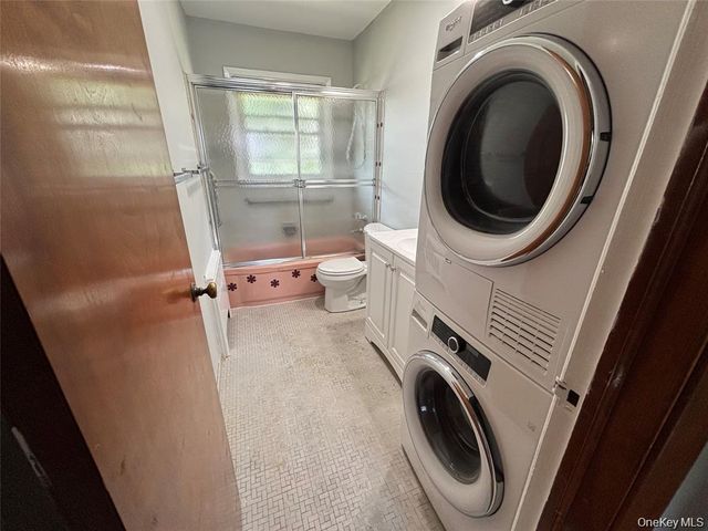 235 10th Street, Bethpage, NY 11714