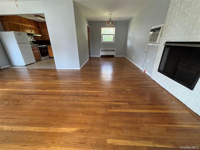 235 10th Street, Bethpage, NY 11714